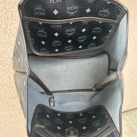 MCM Princess Lion patchwork Leather Tote Bag - Picture 4 of 12